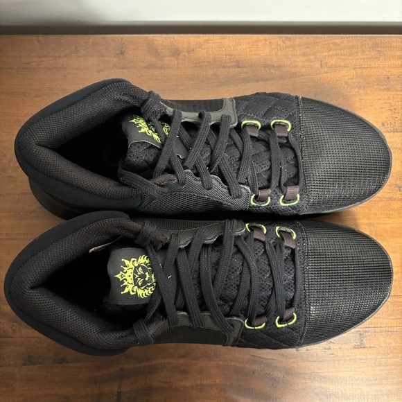 NIKE LEBRON WITNESS 8 Black White Volt Basketball Shoes FB2239-002 Men's Sz 11.5 - Picture 4 of 7